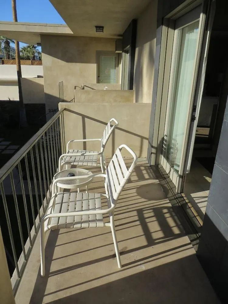 7 Springs Inn & Suites Palm Springs Hotel