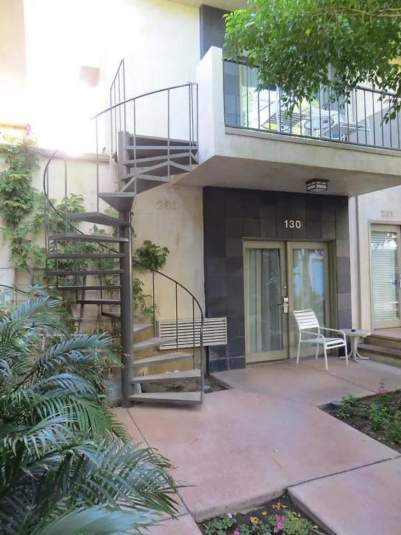 Hotel 7 Springs Inn & Suites Palm Springs