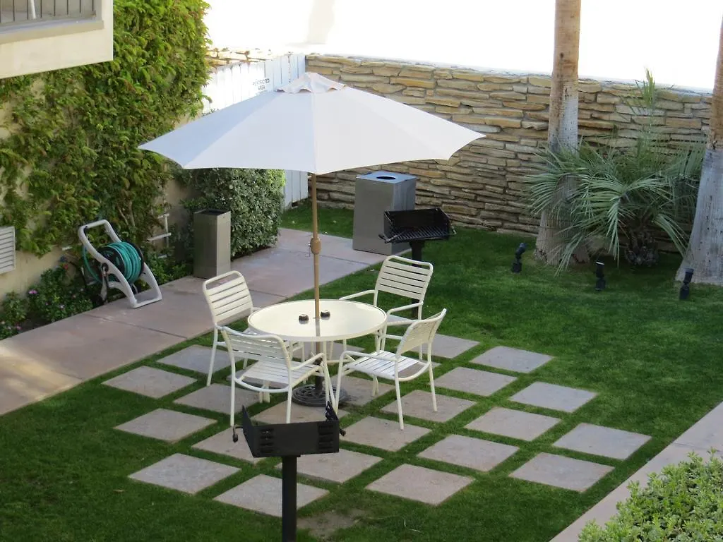 Hotel 7 Springs Inn & Suites Palm Springs