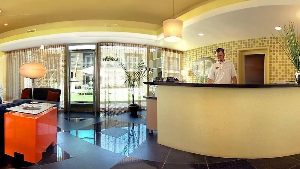 7 Springs Inn&Suites Palm Springs 3*,